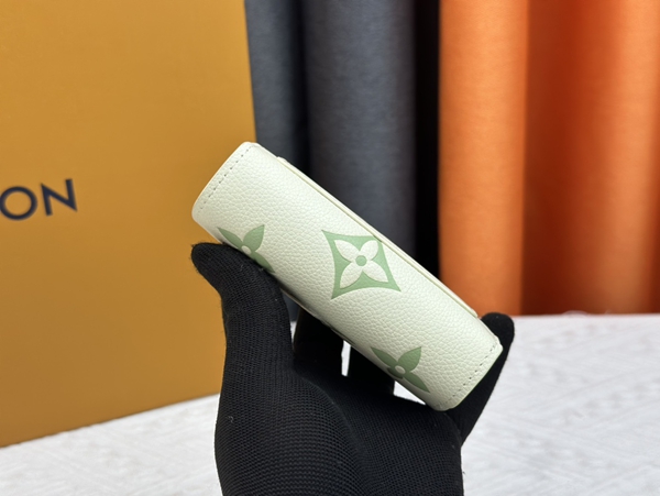 LVコピーウォレット細部ディテール